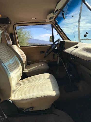 Volkswagen-Vanagon-1985-Yellow-13
