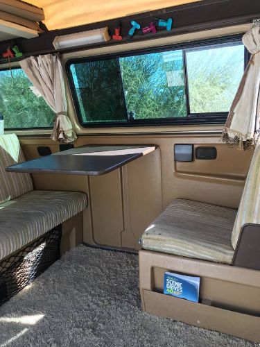 Volkswagen-Vanagon-1985-Yellow-8