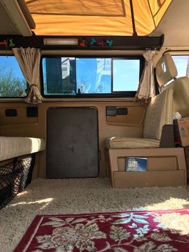 Volkswagen-Vanagon-1985-Yellow-9