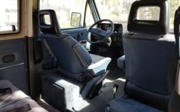 Volkswagen-Vanagon-1986-Blue-5
