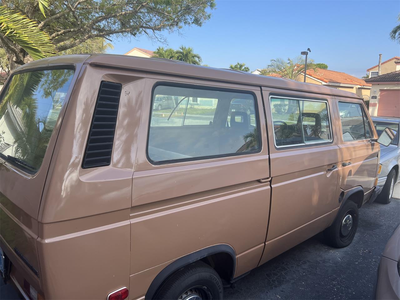 Volkswagen-Vanagon-1986-Brown-Light-brown-3