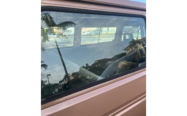 Volkswagen-Vanagon-1986-Brown-Light-brown-4
