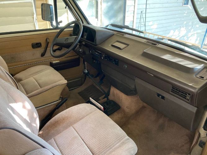 Volkswagen-Vanagon-1986-Custom-4