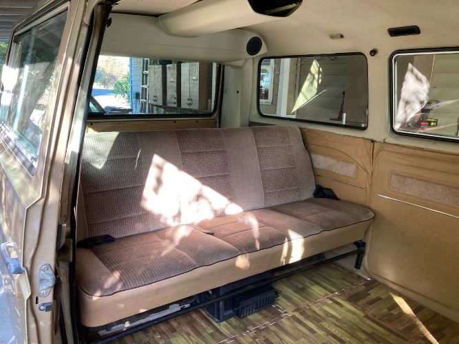 Volkswagen-Vanagon-1986-Custom-5