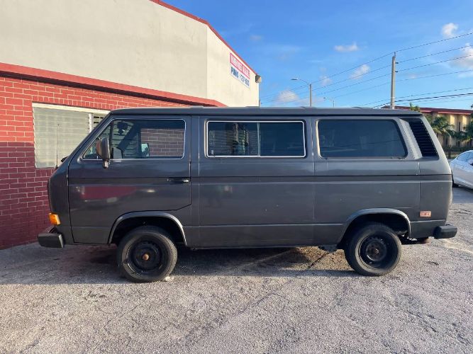 Volkswagen-Vanagon-1986-Gray-1