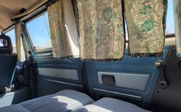 Volkswagen-Vanagon-1987-Blue-10