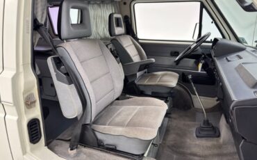 Volkswagen-Vanagon-1987-Pastel-White-Gray-15