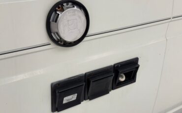 Volkswagen-Vanagon-1987-Pastel-White-Gray-25