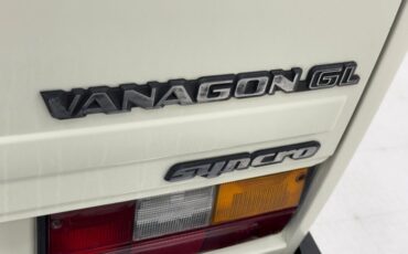 Volkswagen-Vanagon-1987-Pastel-White-Gray-28
