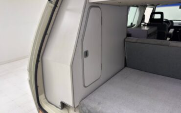 Volkswagen-Vanagon-1987-Pastel-White-Gray-31
