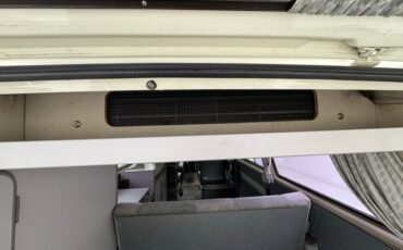 Volkswagen-Vanagon-1987-Pastel-White-Gray-33