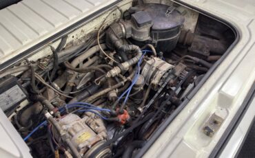 Volkswagen-Vanagon-1987-Pastel-White-Gray-38