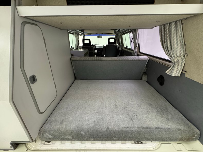 Volkswagen-Vanagon-1987-Pastel-White-Gray-39
