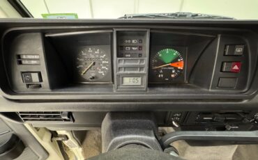 Volkswagen-Vanagon-1987-Pastel-White-Gray-8
