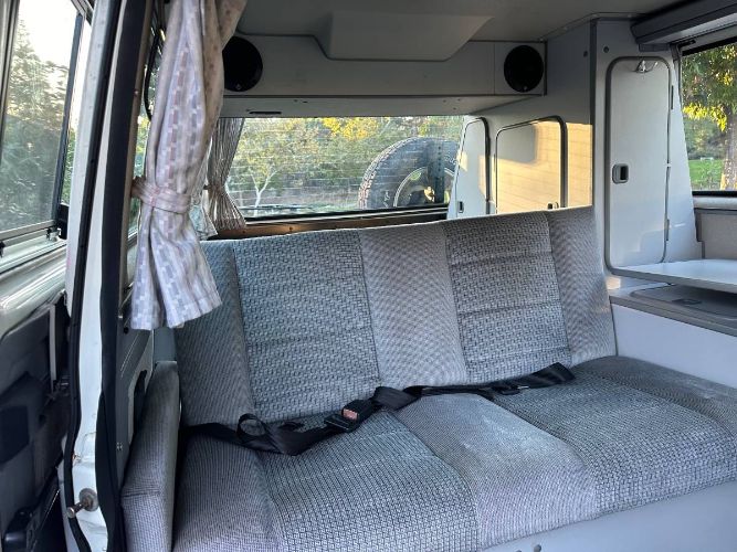 Volkswagen-Vanagon-1987-White-3