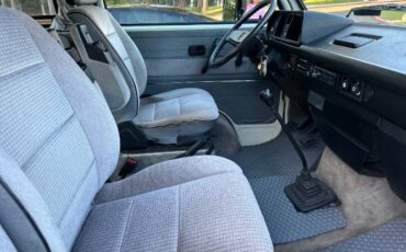 Volkswagen-Vanagon-1987-White