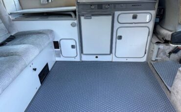 Volkswagen-Vanagon-1987-White-4