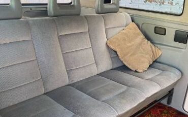Volkswagen-Vanagon-1988-10