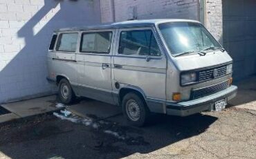 Volkswagen-Vanagon-1988-12