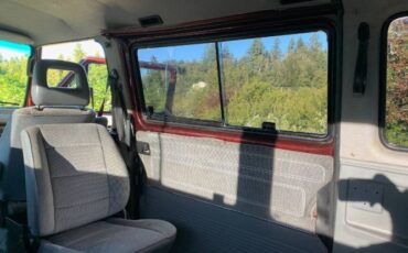 Volkswagen-Vanagon-1988-13