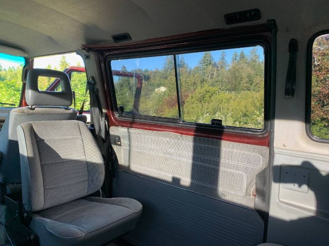 Volkswagen-Vanagon-1988-13