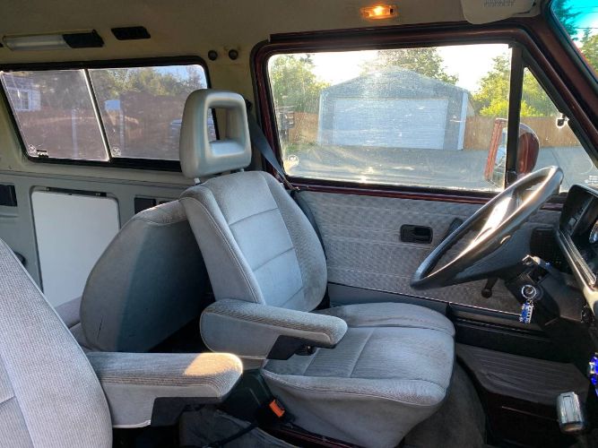 Volkswagen-Vanagon-1988-14