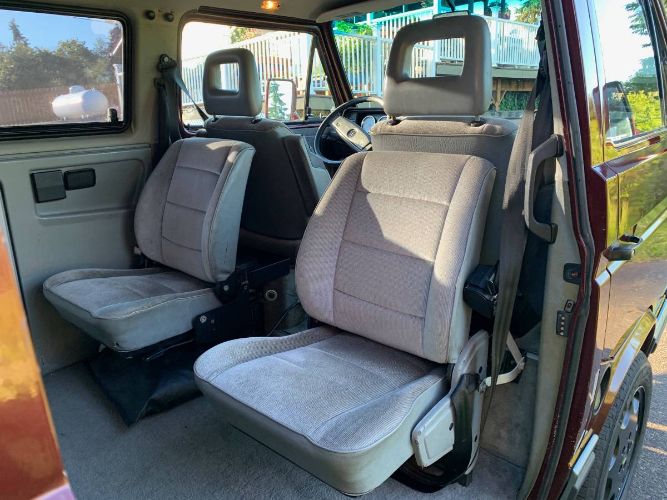 Volkswagen-Vanagon-1988-19