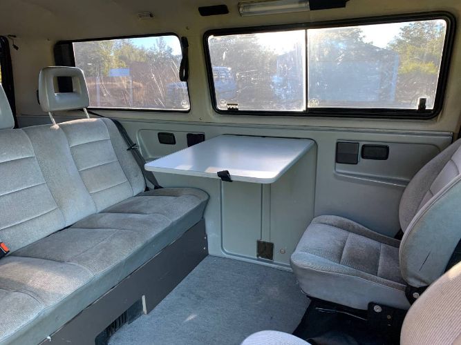 Volkswagen-Vanagon-1988-20