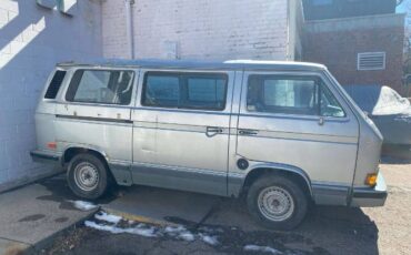 Volkswagen-Vanagon-1988-3