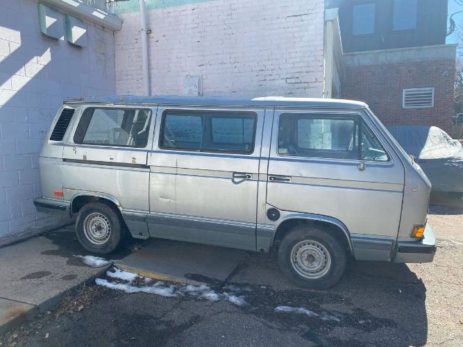 Volkswagen-Vanagon-1988-3