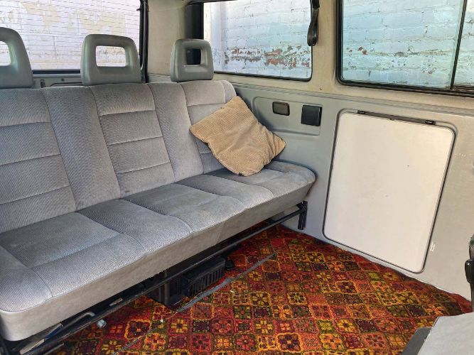 Volkswagen-Vanagon-1988-4