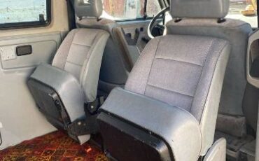 Volkswagen-Vanagon-1988-8