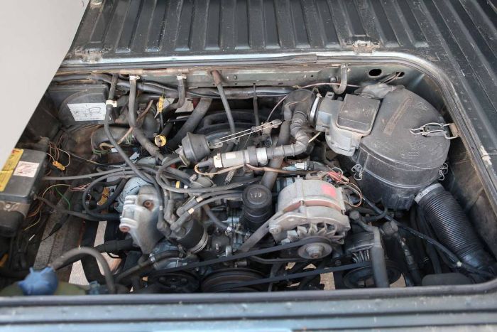Volkswagen-Vanagon-1988-Gray-17