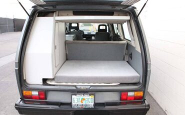 Volkswagen-Vanagon-1988-Gray-18