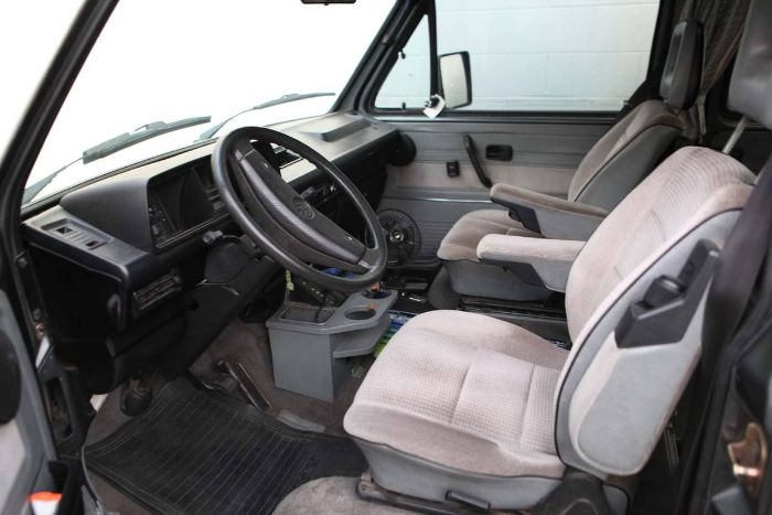 Volkswagen-Vanagon-1988-Gray-21