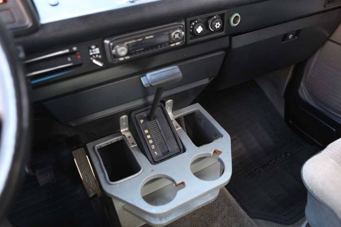 Volkswagen-Vanagon-1988-Gray-7