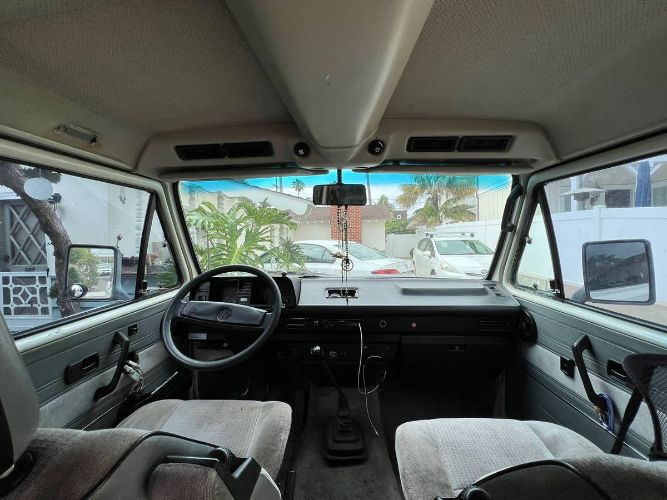 Volkswagen-Vanagon-1988-White-1