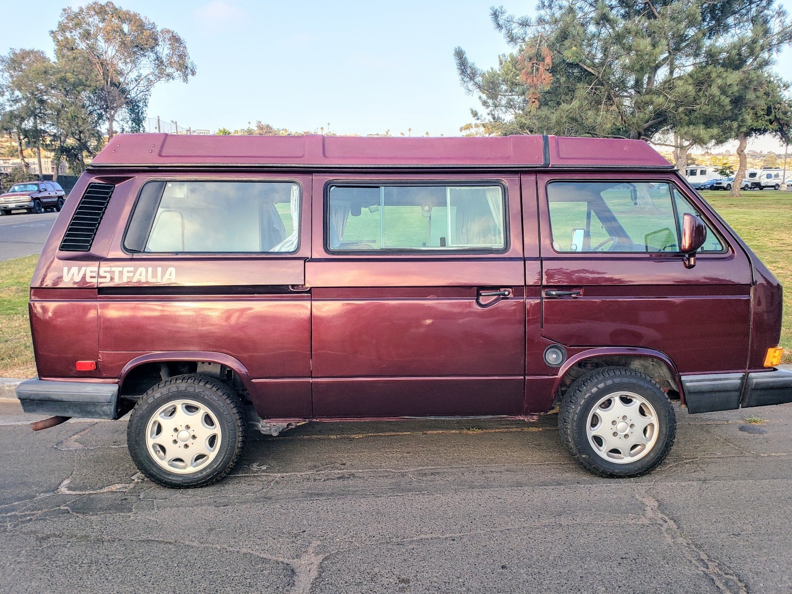 Volkswagen-Vanagon-1990-12
