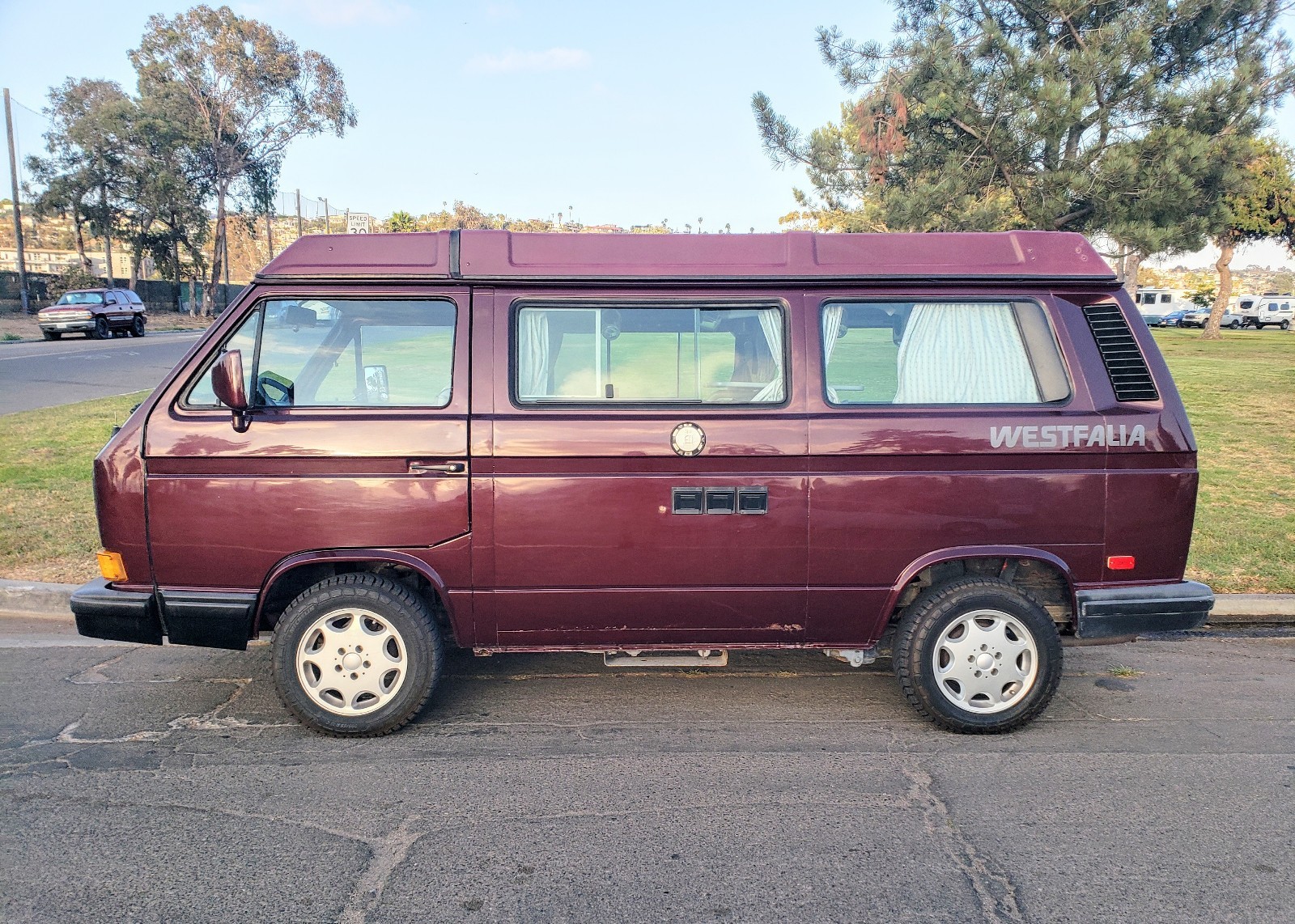 Volkswagen-Vanagon-1990-14