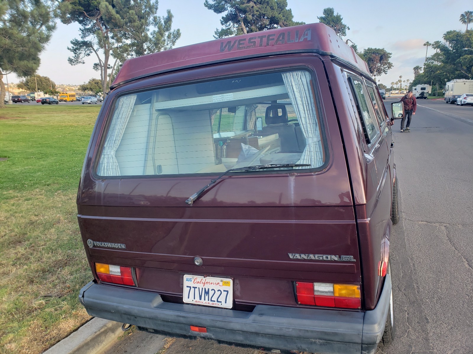 Volkswagen-Vanagon-1990-15