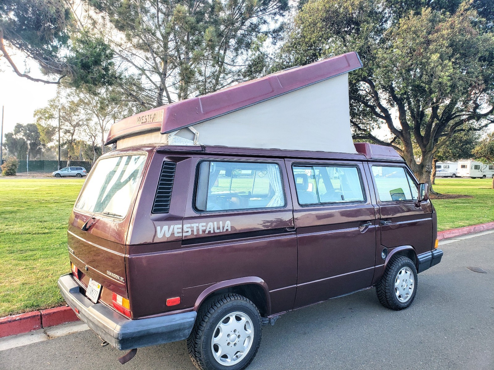 Volkswagen-Vanagon-1990-16