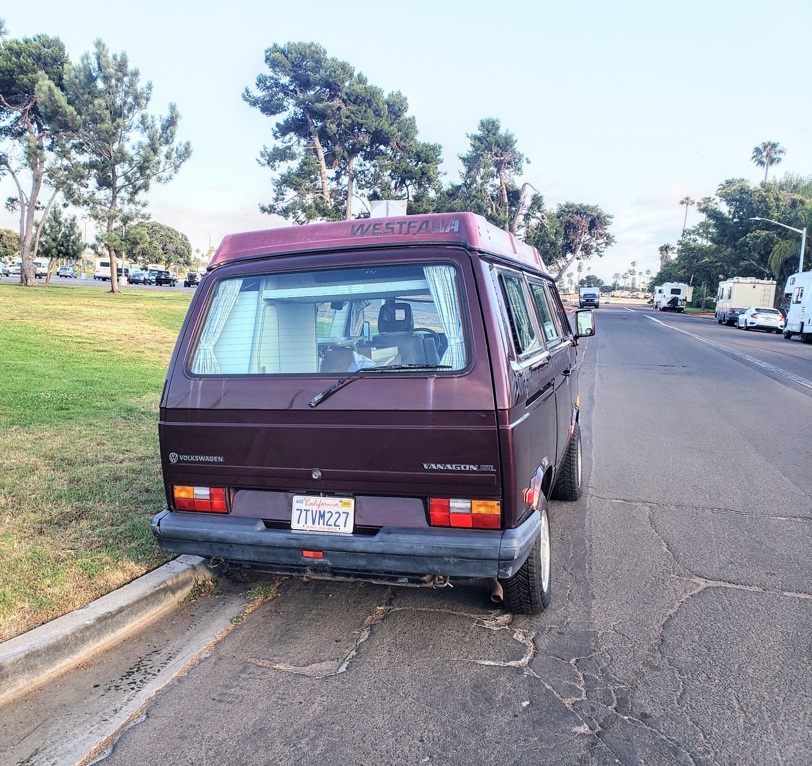 Volkswagen-Vanagon-1990-27