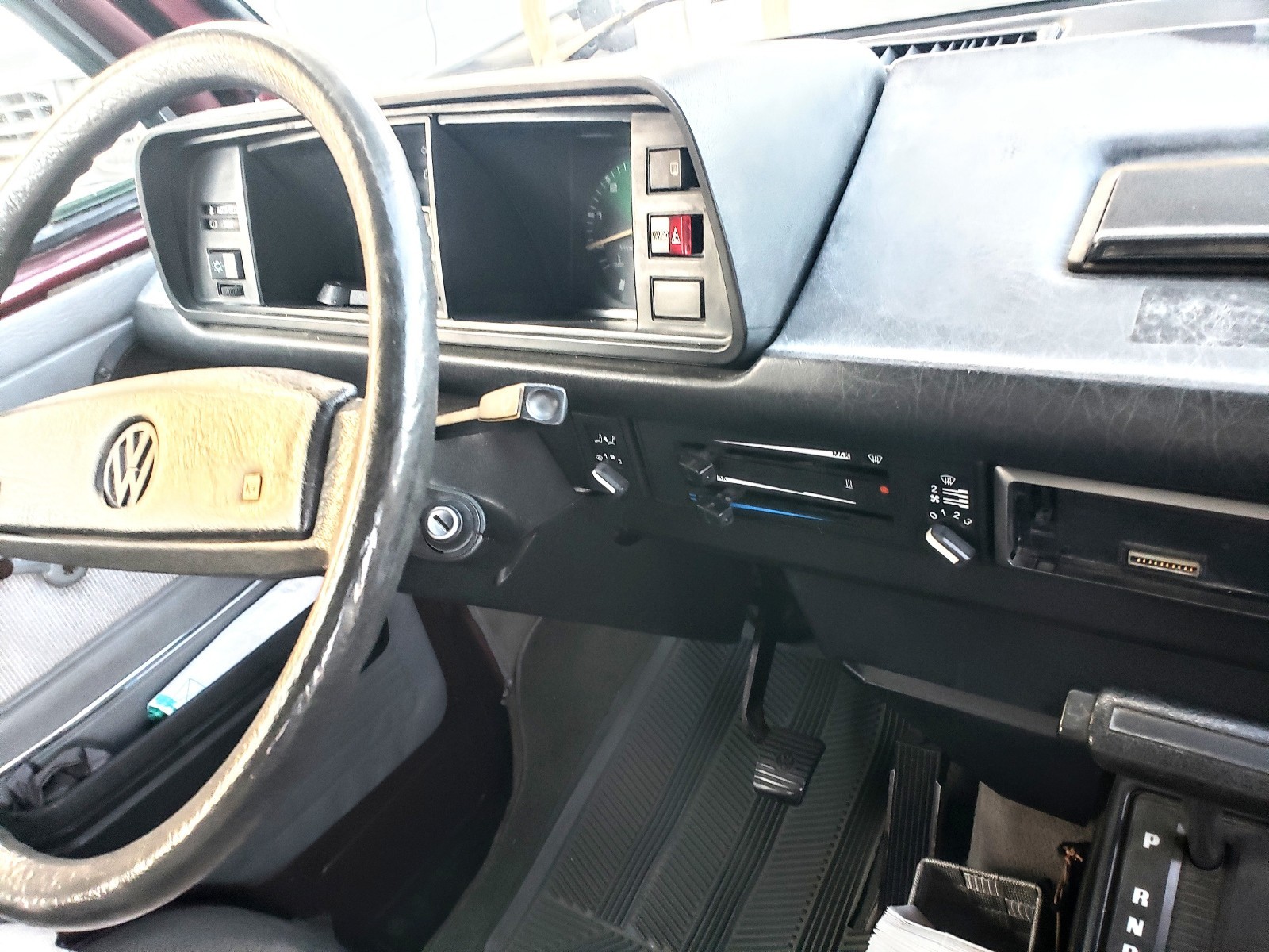 Volkswagen-Vanagon-1990-35