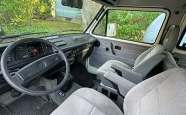 Volkswagen-Vanagon-1991-14