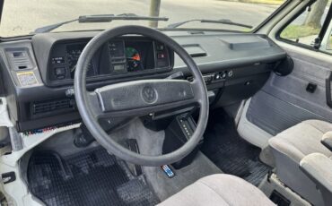 Volkswagen-Vanagon-1991-18