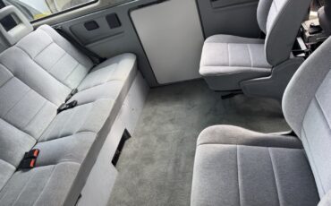 Volkswagen-Vanagon-1991-23