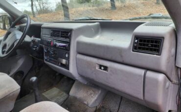 Volkswagen-Vanagon-1993-Red-4