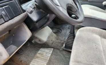 Volkswagen-Vanagon-1993-Red-6