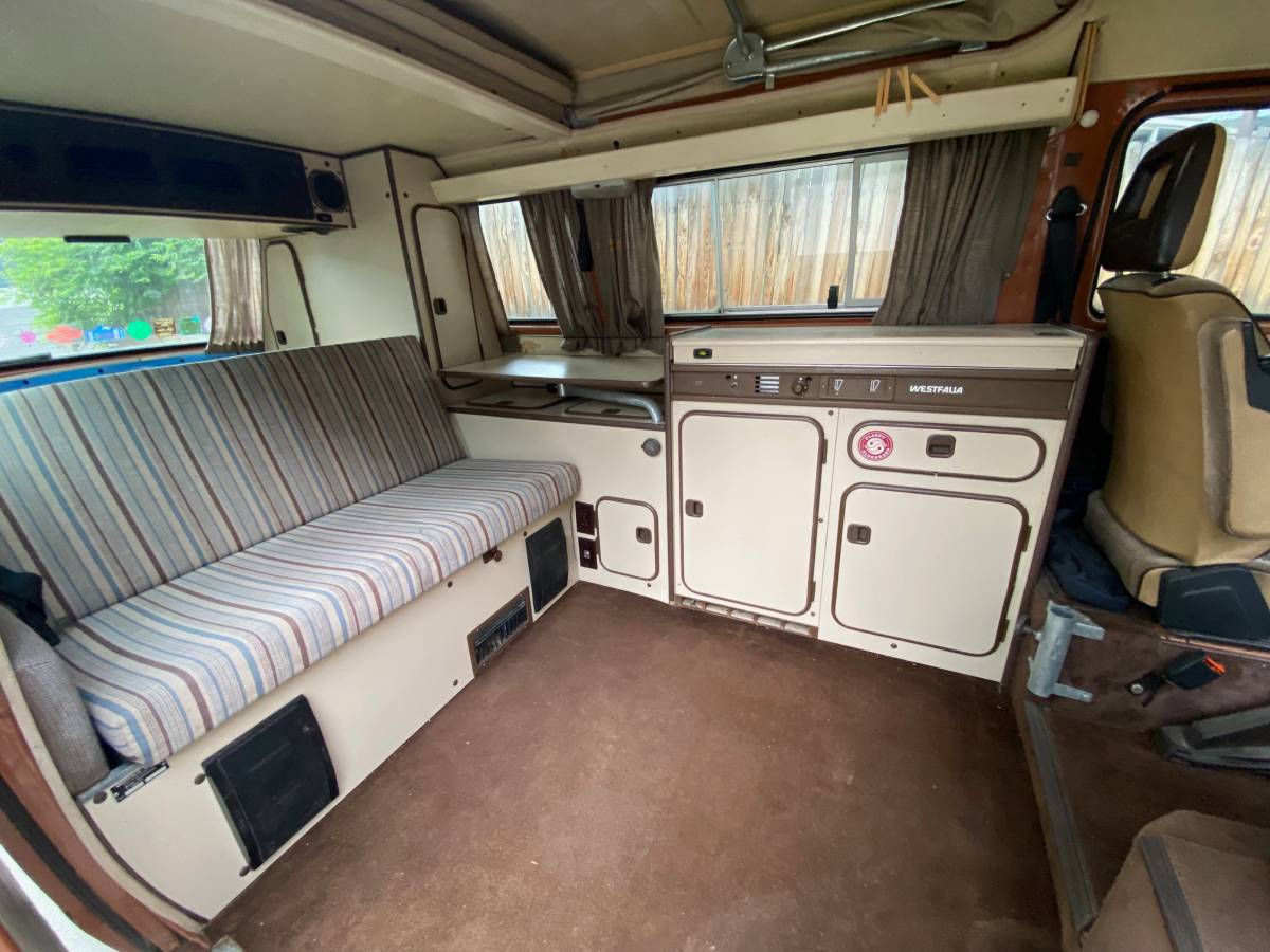 Volkswagen-Vanagon-westfalia-1984-brown-1