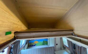 Volkswagen-Vanagon-westfalia-1984-brown-11
